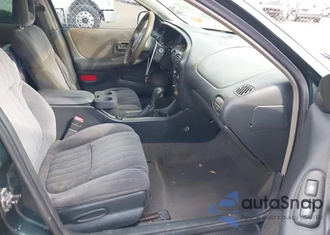 2001 Pontiac Grand Prix Se from USA, damaged, VIN 001G2WK52J01F1818